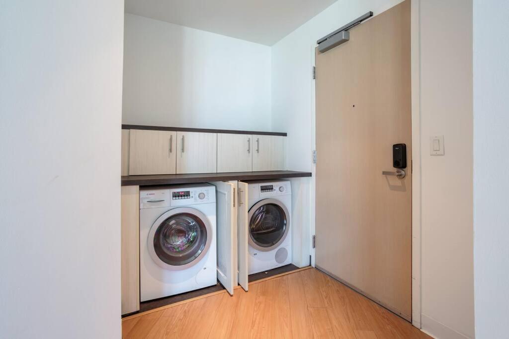 Lovely Upscale High Rise Private Parking & Pool Apartamento Los Angeles Exterior foto