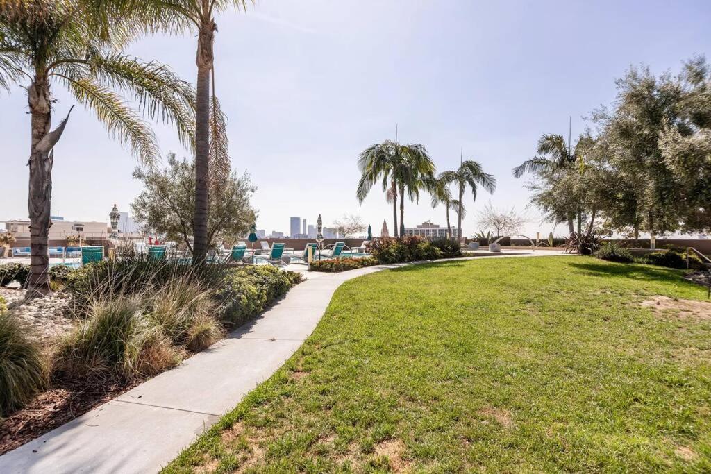 Lovely Upscale High Rise Private Parking & Pool Apartamento Los Angeles Exterior foto