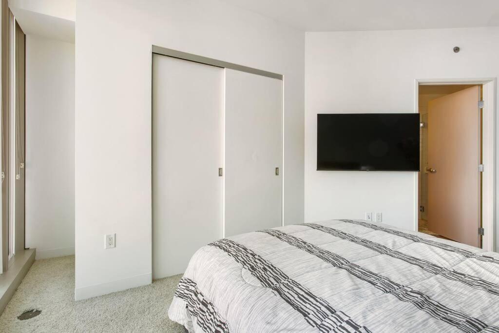 Lovely Upscale High Rise Private Parking & Pool Apartamento Los Angeles Exterior foto