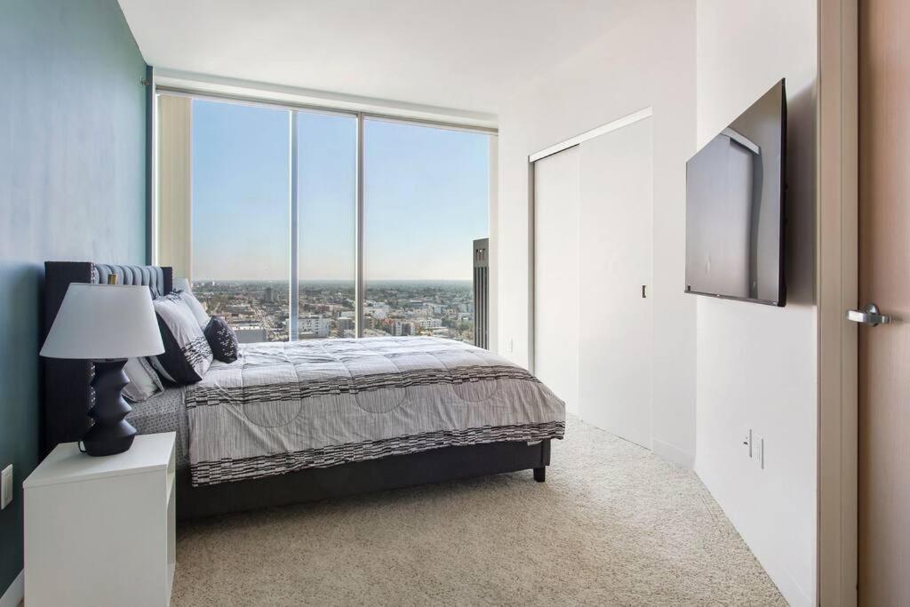 Lovely Upscale High Rise Private Parking & Pool Apartamento Los Angeles Exterior foto