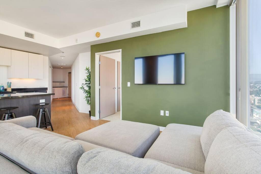 Lovely Upscale High Rise Private Parking & Pool Apartamento Los Angeles Exterior foto