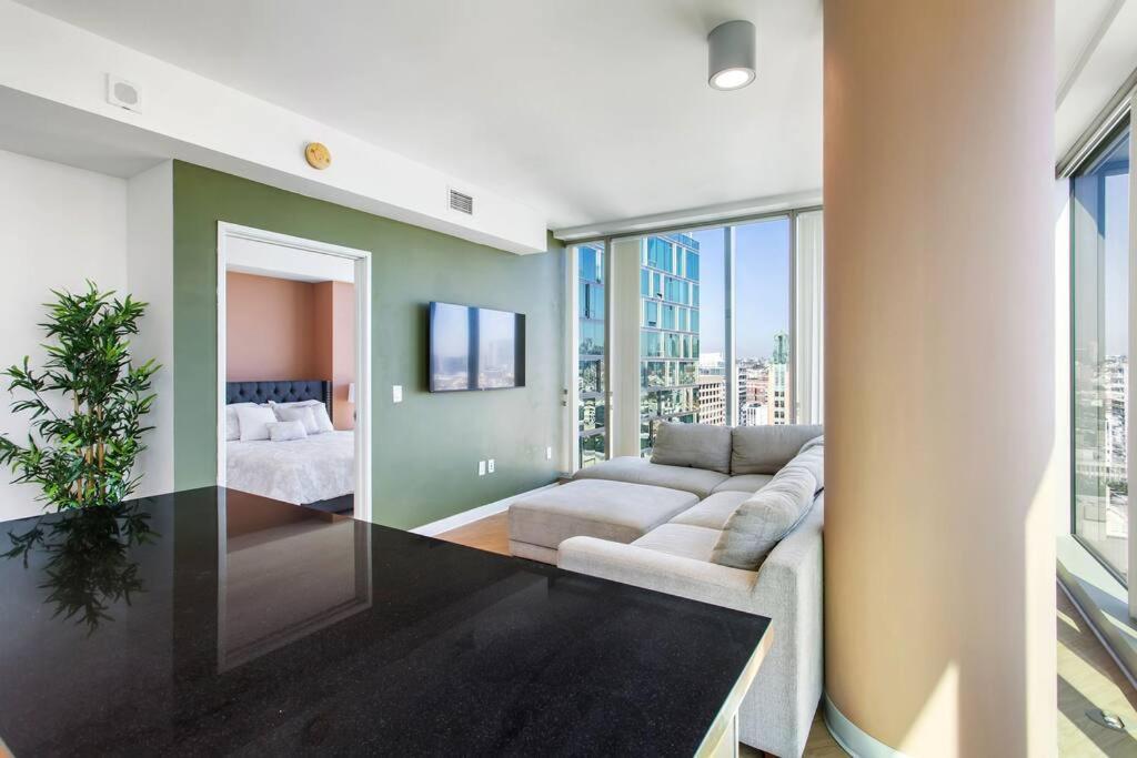Lovely Upscale High Rise Private Parking & Pool Apartamento Los Angeles Exterior foto